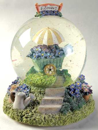 Naturewood Snow Globe