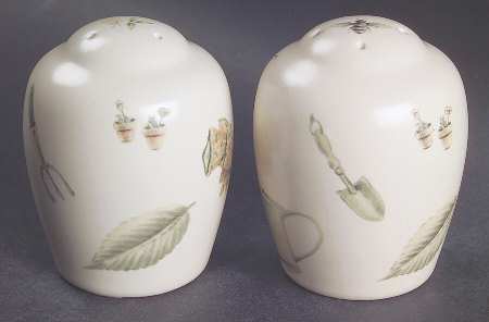 Naturewood Salt & Pepper Set by Pfaltzgraff