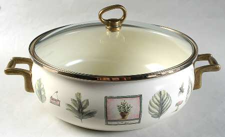 Naturewood 4.5 Quart Metal Covered Casserole