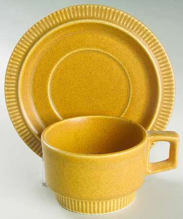 Nordic Gold Flat Cup & Saucer Set