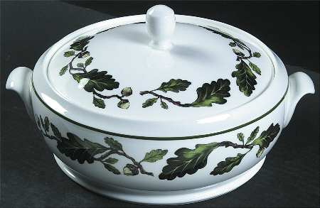 Oak Leaves Round Covered Vegetable