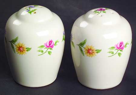 Olivia Salt & Pepper Set