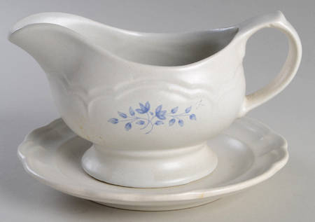 Poetry Matte Round Gravy Boat & Underplate (Salad Plate)