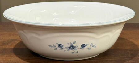 Poetry Glossy 9" Round Vegetable Bowl