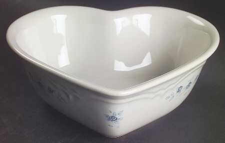 Poetry Glossy 8" Heart Shaped Bowl
