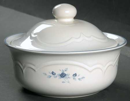 Poetry Glossy 1.5 Qt Round Covered Casserole