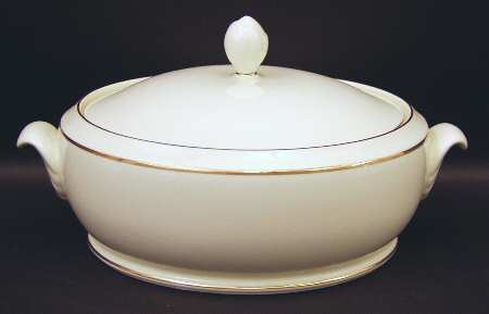 Royale Cream Round Covered Vegetable