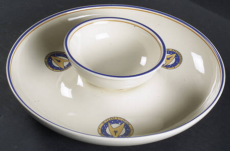 Star Trek (Stoneware) (2 Piece) Chip & Dip Set