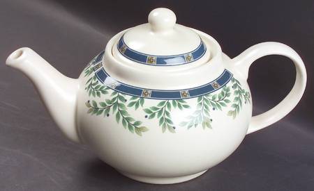 Sylvan Court Teapot & Lid