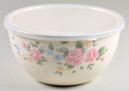 Tea Rose 8.75" Metal Mixing Bowl & Plastic Lid