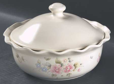 Tea Rose 2 Qt Fluted Round Covered Casserole