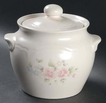 Tea Rose Bean Pot & Lid by Pfaltzgraff