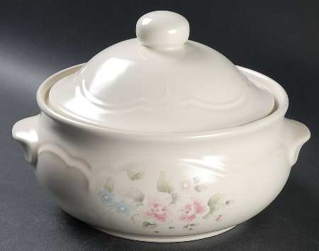 Tea Rose 2 Qt Round Covered Casserole