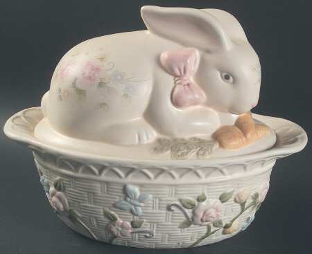 Tea Rose 1.5 Qt Oval Covered Casserole & Bunny Lid
