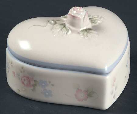 Tea Rose 3" Heart Shape Box & Lid