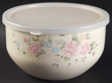 Tea Rose 7 3/4" Metal Bowl W/Plastic Lid