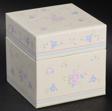 Tea Rose Medium Paper Nesting Box