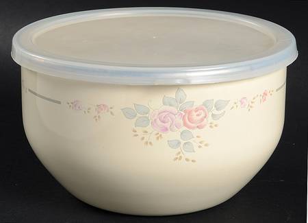 Trousseau 7" Metal Bowl & Plastic Lid