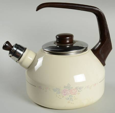 Trousseau Metal Kettle & Lid