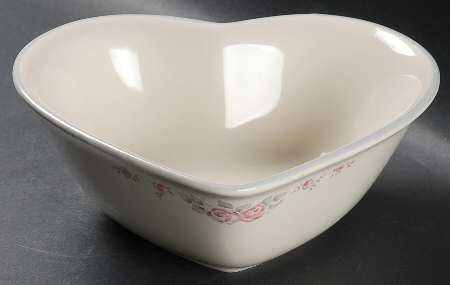 Trousseau 8" Heart Shaped Bowl
