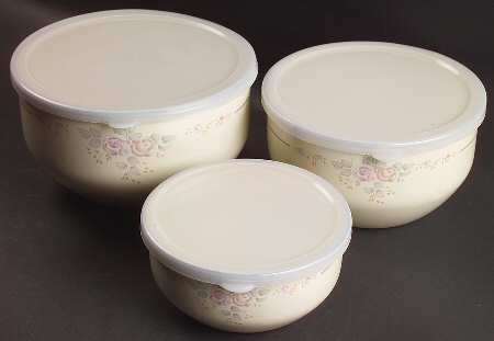 Trousseau 3 Pc Metal Bowl & Plastic Lid (5 3/4", 7", 7 3/4")