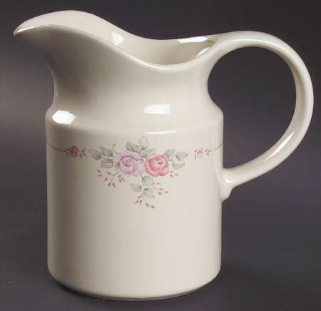 Trousseau 32 Oz Pitcher