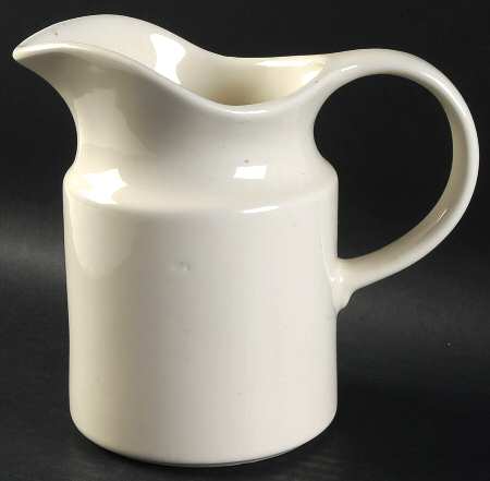 Trousseau 32 Oz Pitcher