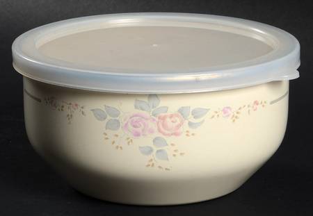 Trousseau Bowl-Metal 5 3/4" with Plastic Lid