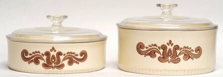 Village (Made in USA) 4-Piece Bakeware Set (2 Bakers with Lids)