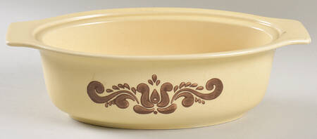 Village (Made in USA) 1.5 Quart Oval Covered Casserole No Lid