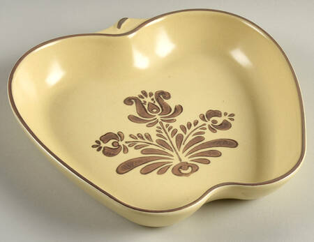 Village (Made in USA) Large Baked Apple Dish