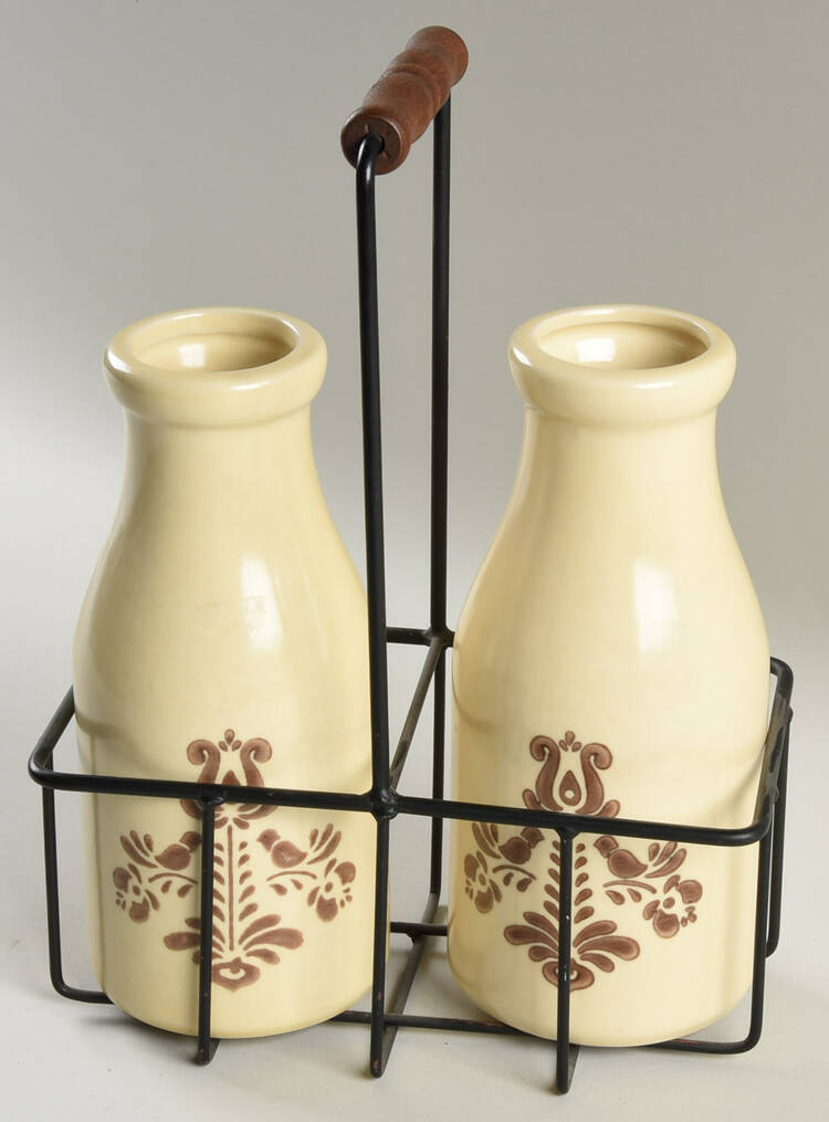 Village (Made in USA) Milk Bottle - Set of 2 with Metal Caddy