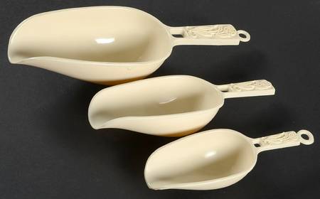 Village (Made in USA) (3 Piece) Plastic Scoop Set