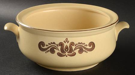 Village (Made in USA) 2.5 Qt Round Casserole No Lid