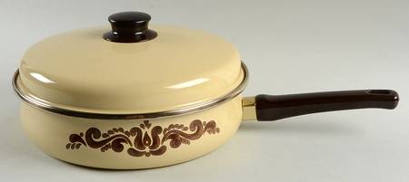 Village (Made in USA) 10" Metal Skillet & Lid