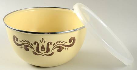 Village (Made in USA) 71/4" Metal Bowl W/Plastic Lid