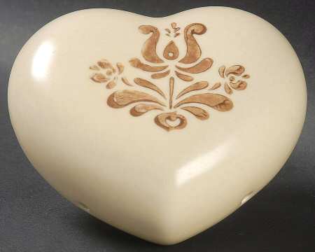 Village (Made in USA) Heart Sachet