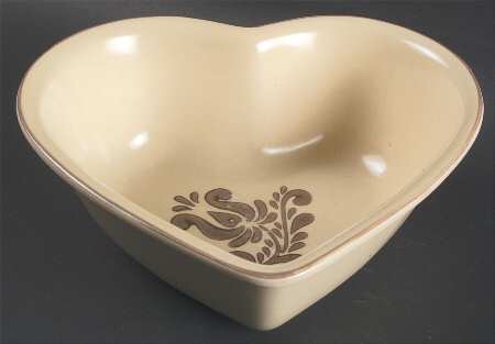 Village (Made in USA) 8" Heart Shaped Bowl
