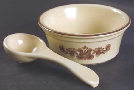 Village (Made in USA) Dip/Salsa Crock & Ladle