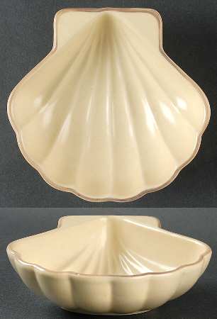 Village (Made in USA) Shell Shaped Dish