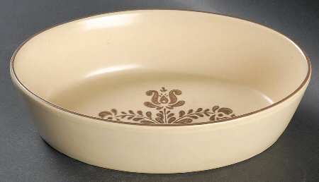 Village (Made in USA) 7" Oval Baker