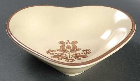 Village (Made in USA) Heart Shaped Dish