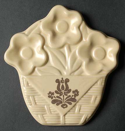 Village (Made in USA) Sculpted Trivet
