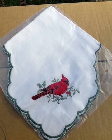Winterberry Cloth Roll Warmer