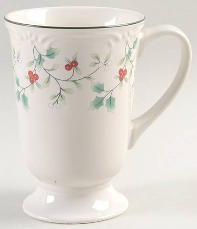 Winterberry Pedestal Mug