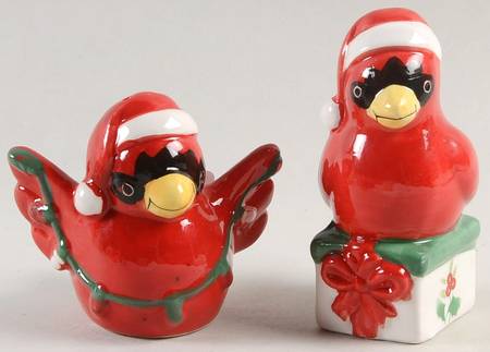 Winterberry Figural Salt & Pepper Set