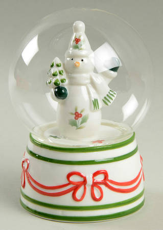 Winterberry Snow Globe