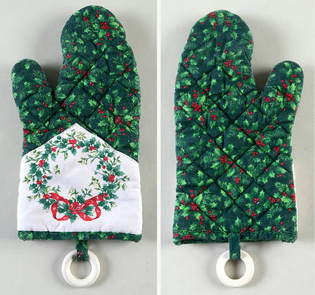 Winterberry Cloth Oven Mitt