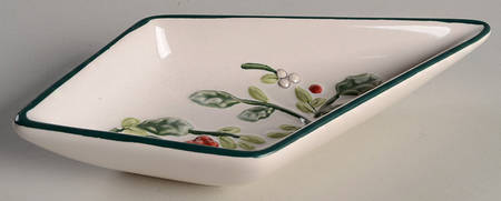 Winterberry Diamond Shaped Dish