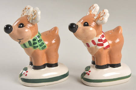 Winterberry Figural Salt & Pepper Set